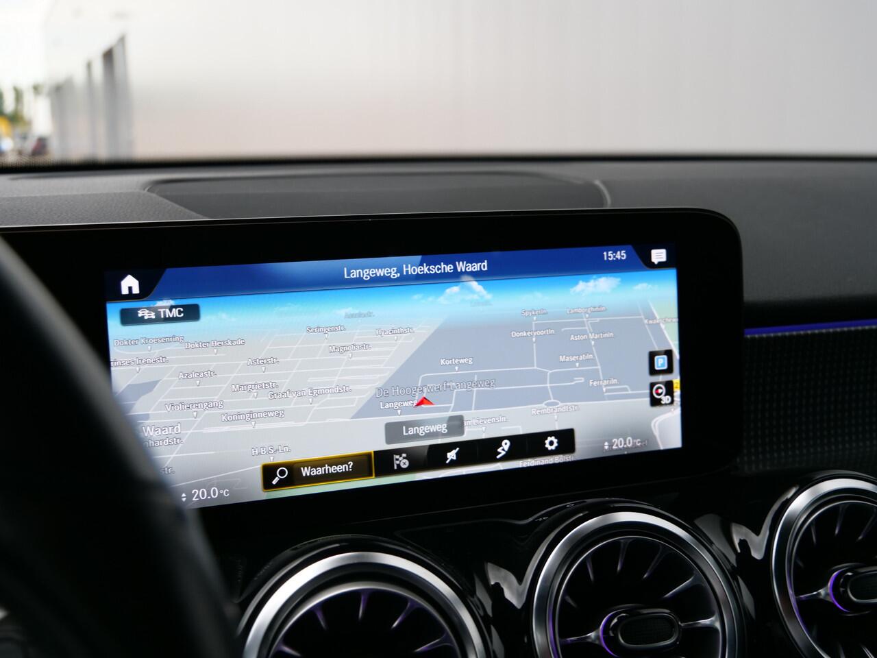 Mercedes-Benz GLB-Klasse 250 225pk Premium Plus Automaat Leder / Sfeerverlichting / Camera / Navigatie