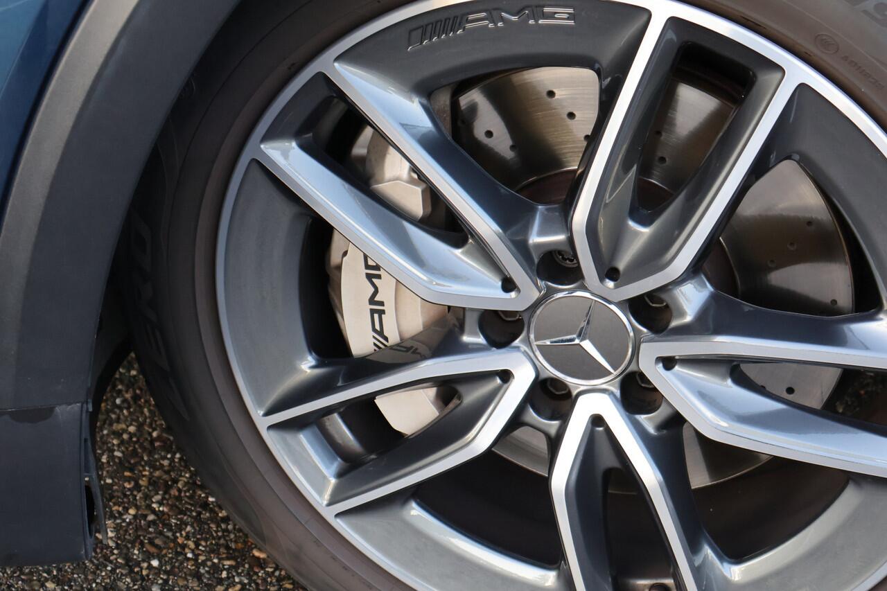 Mercedes-Benz GLB-Klasse AMG 35 4MATIC l 306 PK l MBUX l Camera l LED l Wegklapbare Trekhaak l PTS l Airconditioning l Dode hoek assistent l Spiegel pakket l Stoelverwarming l