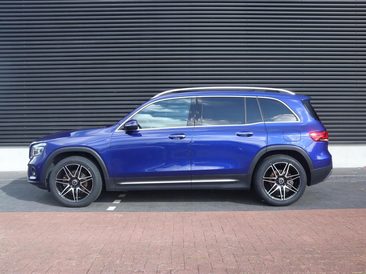 Mercedes-Benz GLB-Klasse 200 | Trekhaak | Clima | Cruise | Navi Full Map | Dealer onderhouden | Stof/Leder | LED | Comfortstoel+Verwarming | PDC V+A+Cam |