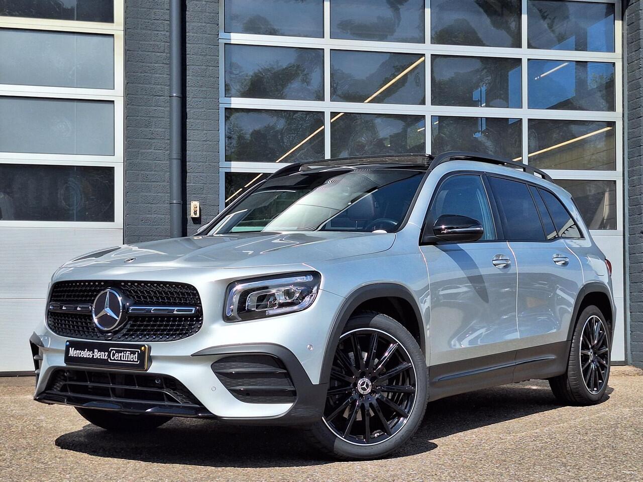 Mercedes-Benz GLB-Klasse 180 AMG Line | Panoramadak | Night Pakket | Onderstel met Adaptief Verstelbare Demping | Alarm | Apple CarPlay | Android Auto | Sfeerverlichting | Stoelverwarming | Achteruitrijcamera