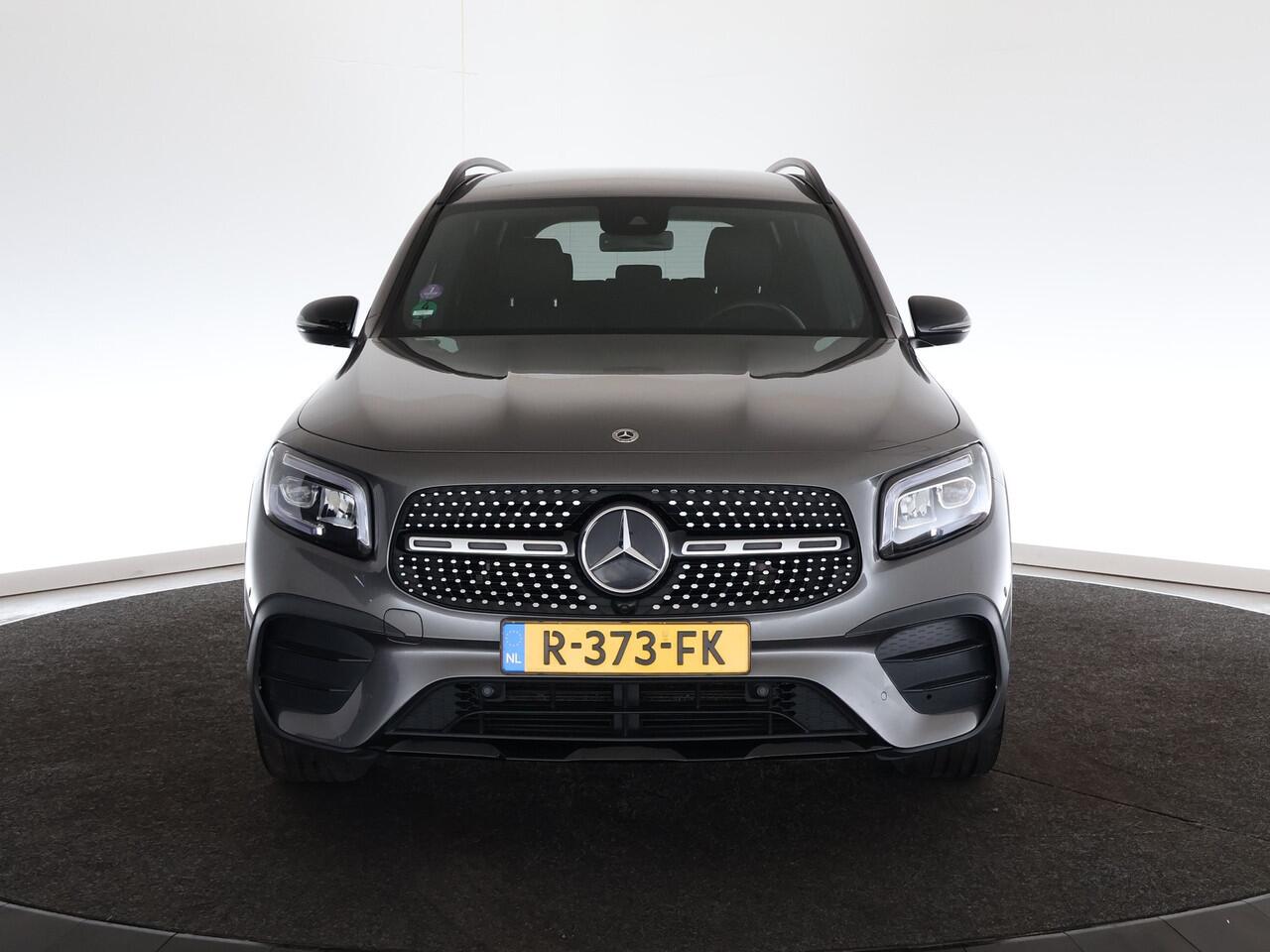 Mercedes-Benz GLB-Klasse 180 Business Solution AMG | Trekhaak | Sportstoelen | Stoelverwarming | Navi |*