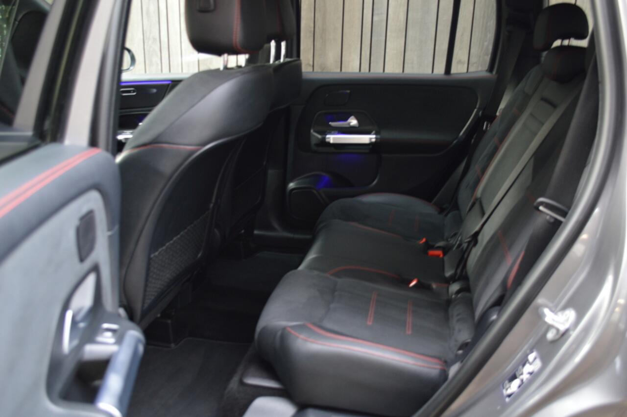 Mercedes-Benz GLB-Klasse 200 AMG Led Panorama Widescreen Sfeer Camera Night CarPlay Pdc