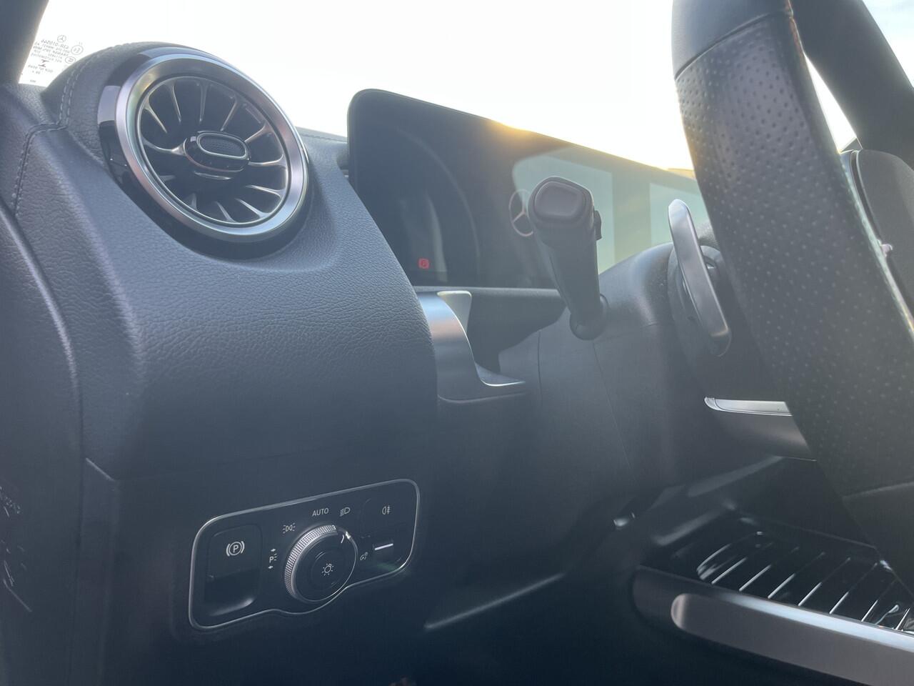 Mercedes-Benz GLB-Klasse 250 4MATIC Premium Plus AMG