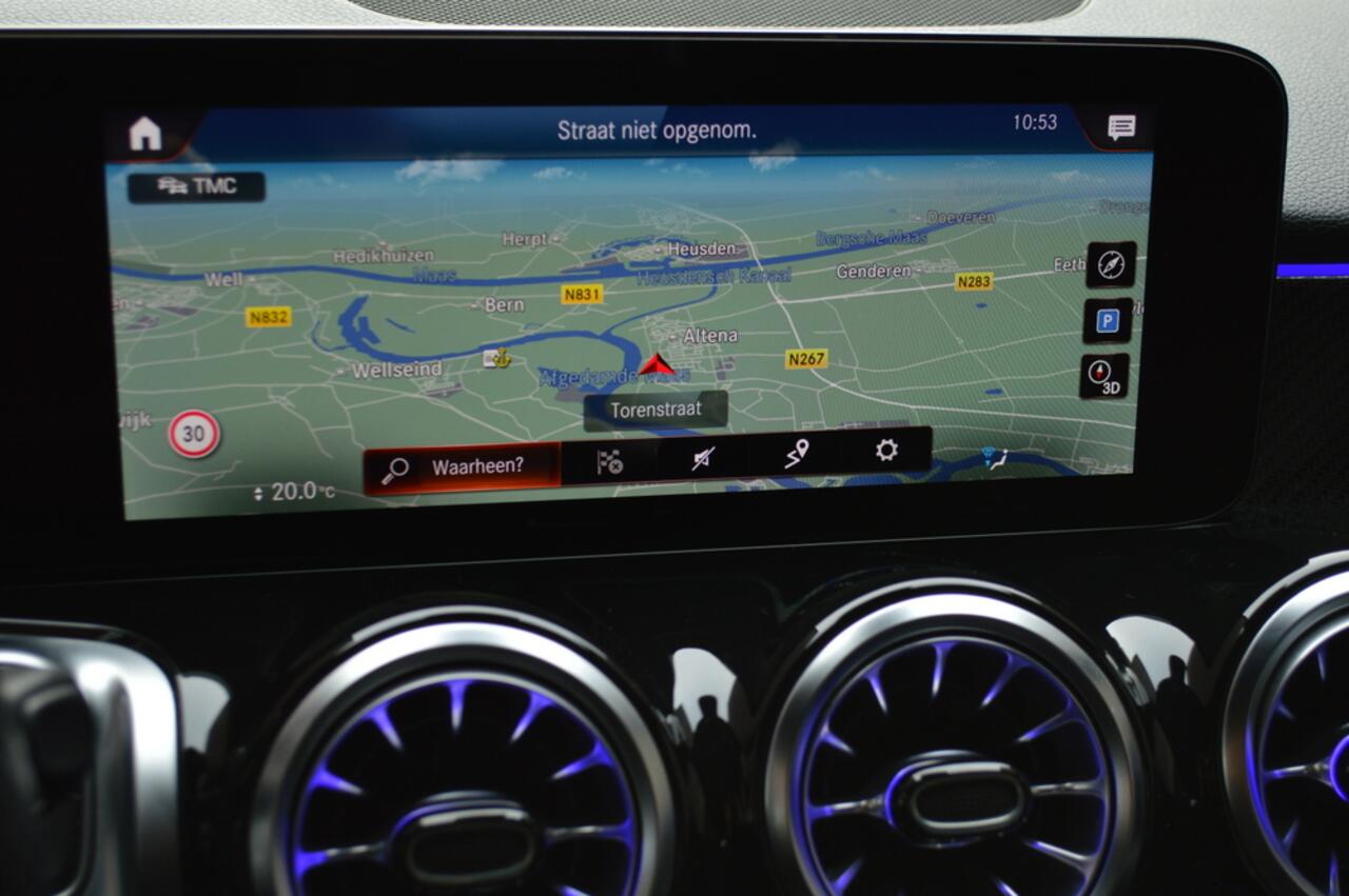 Mercedes-Benz GLB-Klasse 200 AMG Led Panorama Widescreen Sfeer Camera Night CarPlay Pdc