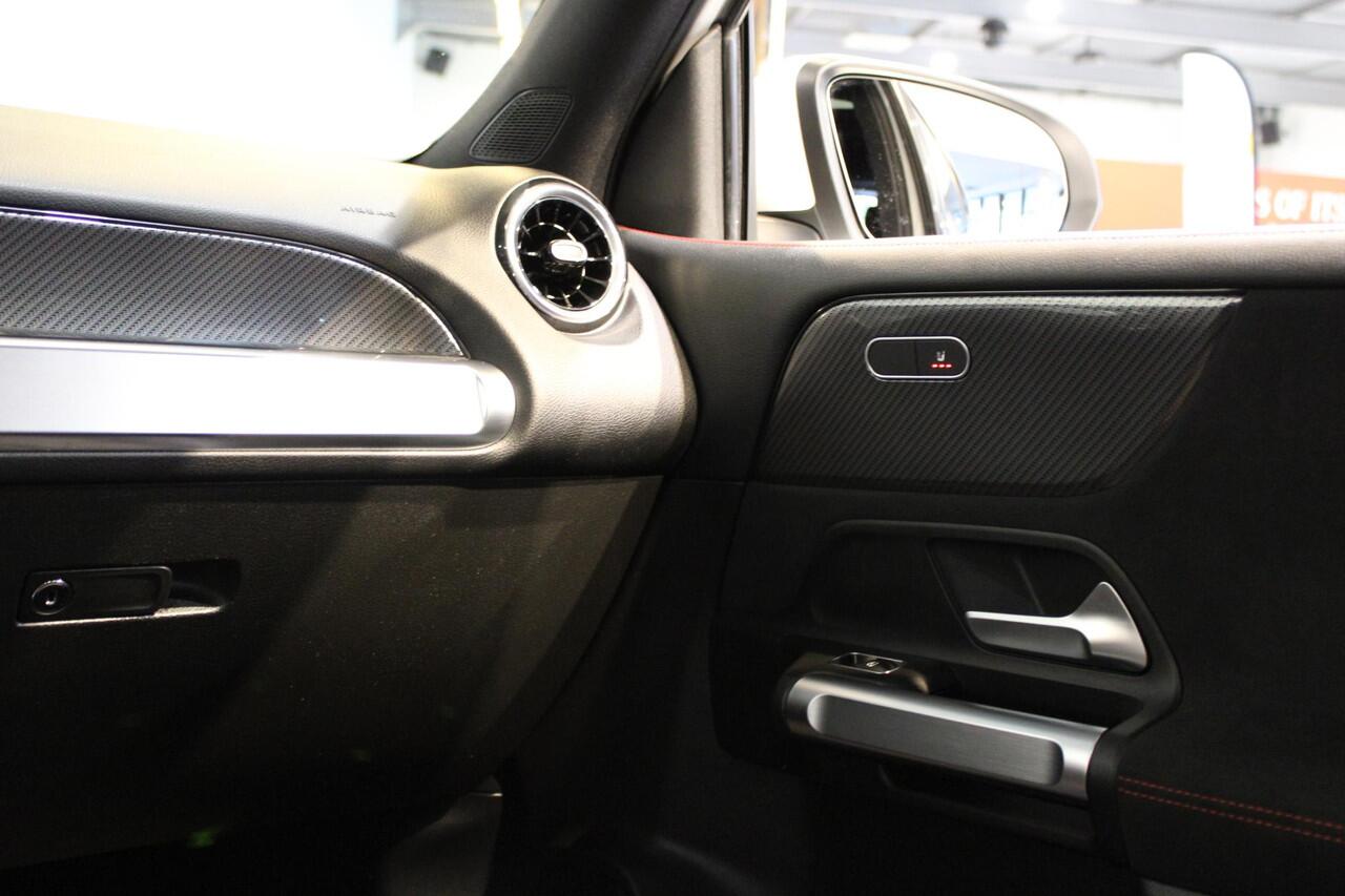 Mercedes-Benz GLB-Klasse 200 Panorama dak | Trekhaak