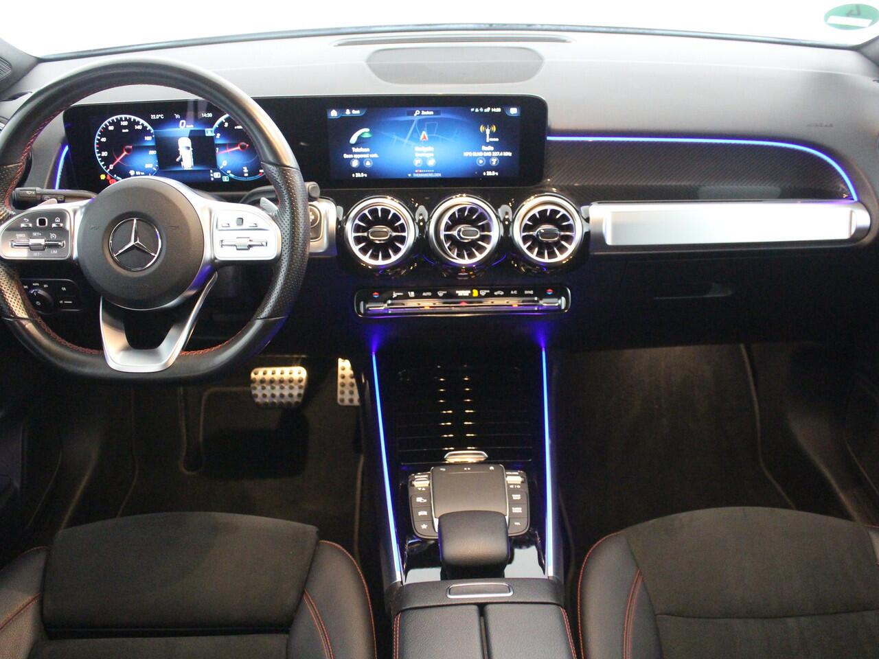 Mercedes-Benz GLB-Klasse 180 Business Solution AMG | Trekhaak | Sportstoelen | Stoelverwarming | Navi |*