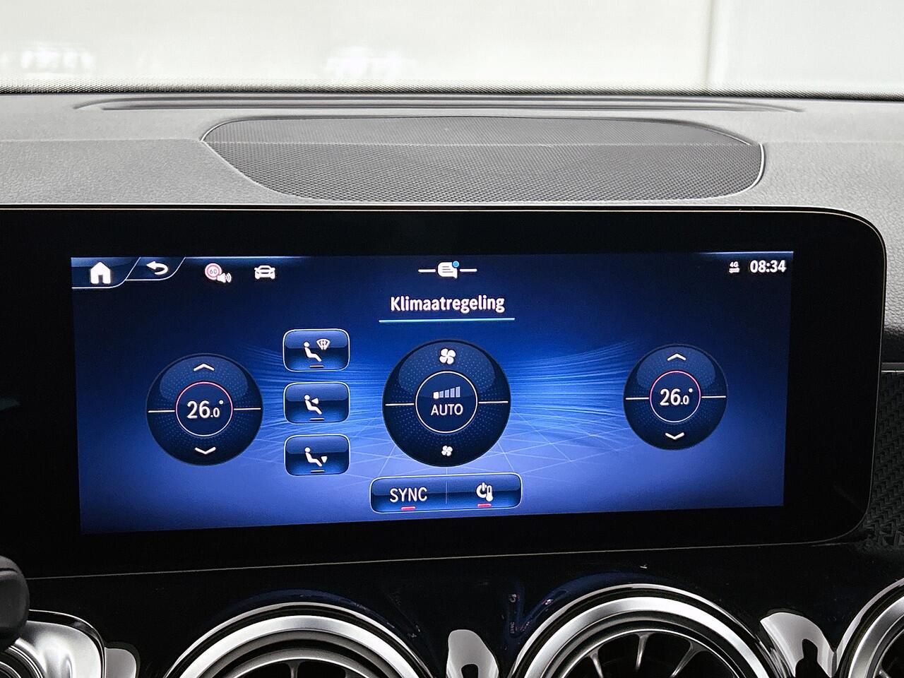 Mercedes-Benz GLB-Klasse 180 Business Solution AMG 7p. | Trekhaak | Derde zitrij voor twee personen | Nightpakket | GUARD 360 ° Vehicle protection Plus | Multibeam LED | Smartphone integratie | Panoramaschuifdak |