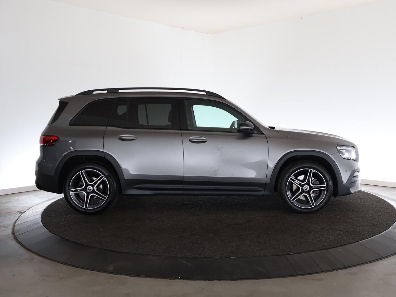 Mercedes-Benz GLB-Klasse 180 Business Solution AMG | Trekhaak | Sportstoelen | Stoelverwarming | Navi |*