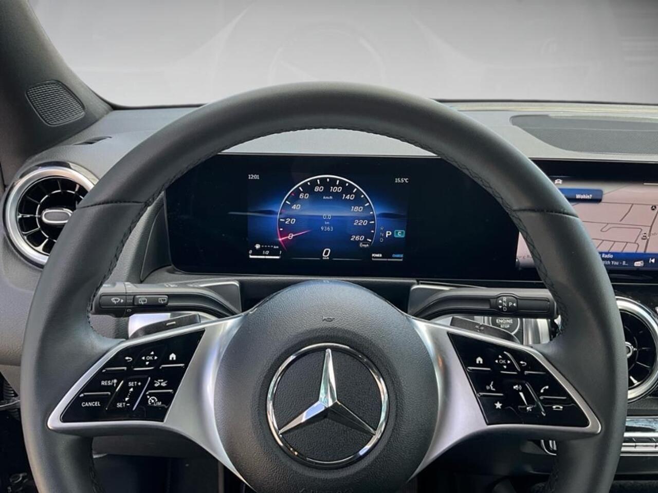 Mercedes-Benz GLB-Klasse 200 Edition 163 PK Automaat Distronic Camera LED Stoelverwarming 18 Inch MBUX Navigatie Premium