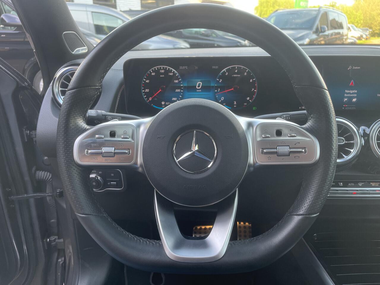 Mercedes-Benz GLB-Klasse 250 4MATIC Premium Plus AMG