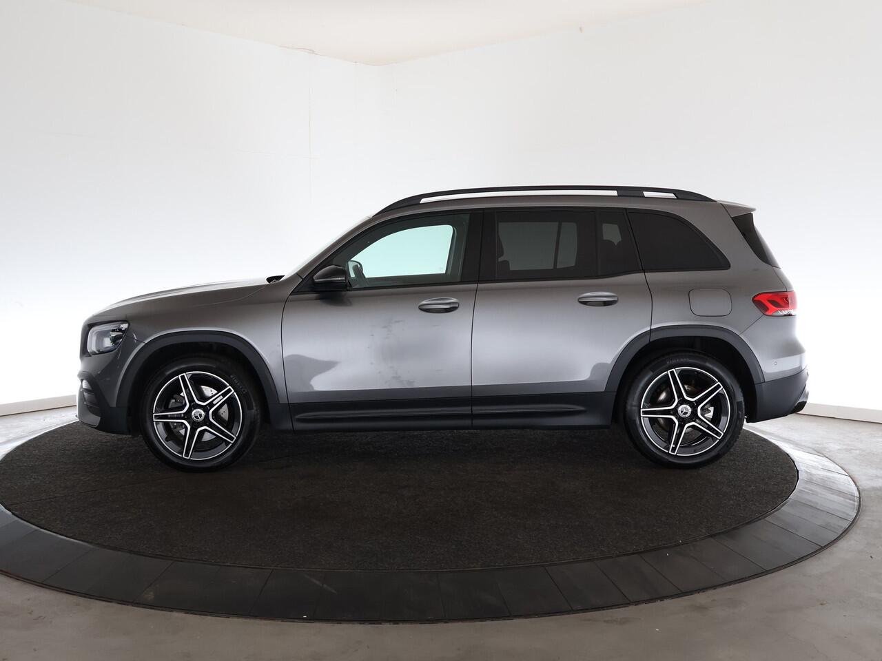 Mercedes-Benz GLB-Klasse 180 Business Solution AMG | Trekhaak | Sportstoelen | Stoelverwarming | Navi |*