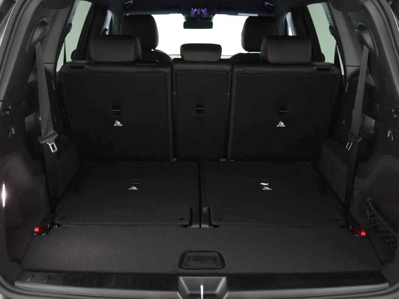 Mercedes-Benz GLB-Klasse 180 AMG 7-persoons | Trekhaak af fabriek | Nightpakket | Keyless-Go comfortpakket | Parkeerpakket met achteruitrijcamera | USB-pakket plus | GUARD 360 ° Vehicle protection Plus | EASY PACK achterklep |