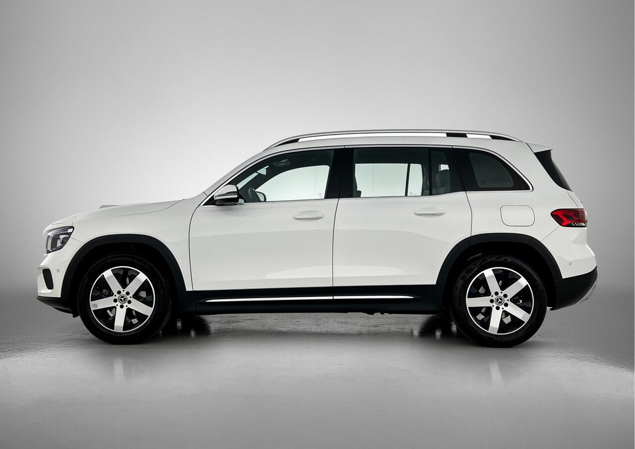 Mercedes-Benz GLB-Klasse 200 Business Solution Luxury | Trekhaak | Achteruitrijcamera | DAB | Elektrische achterklep | Sfeerverlichting | Inclusief 24 maanden MB Certified garantie voor Europa.