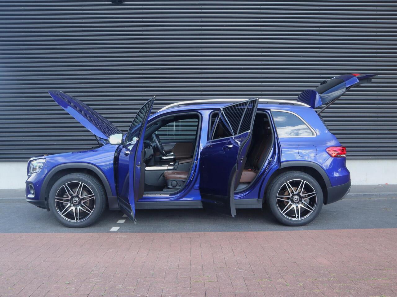 Mercedes-Benz GLB-Klasse 200 | Trekhaak | Clima | Cruise | Navi Full Map | Dealer onderhouden | Stof/Leder | LED | Comfortstoel+Verwarming | PDC V+A+Cam |