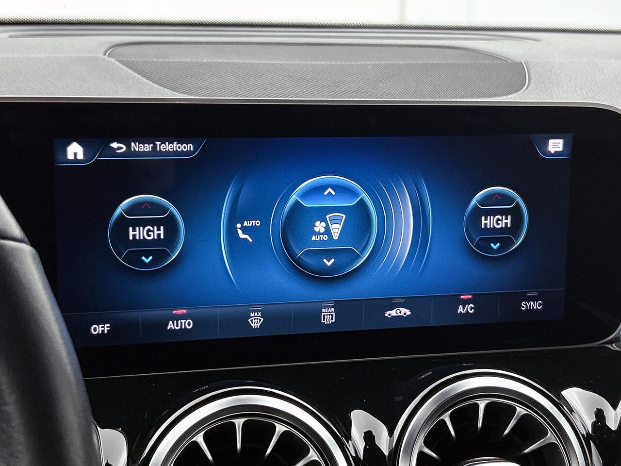 Mercedes-Benz GLB-Klasse 200 Progressive | Sfeerverlichting | LED | Alarm | Augmented Reality | Parkeerpakket met Camera | Inclusief 24 maanden Mercedes-Benz Certified garantie voor Europa.