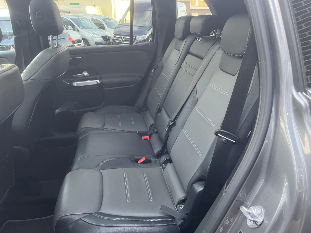 Mercedes-Benz GLB-Klasse 250 4MATIC Premium Plus AMG