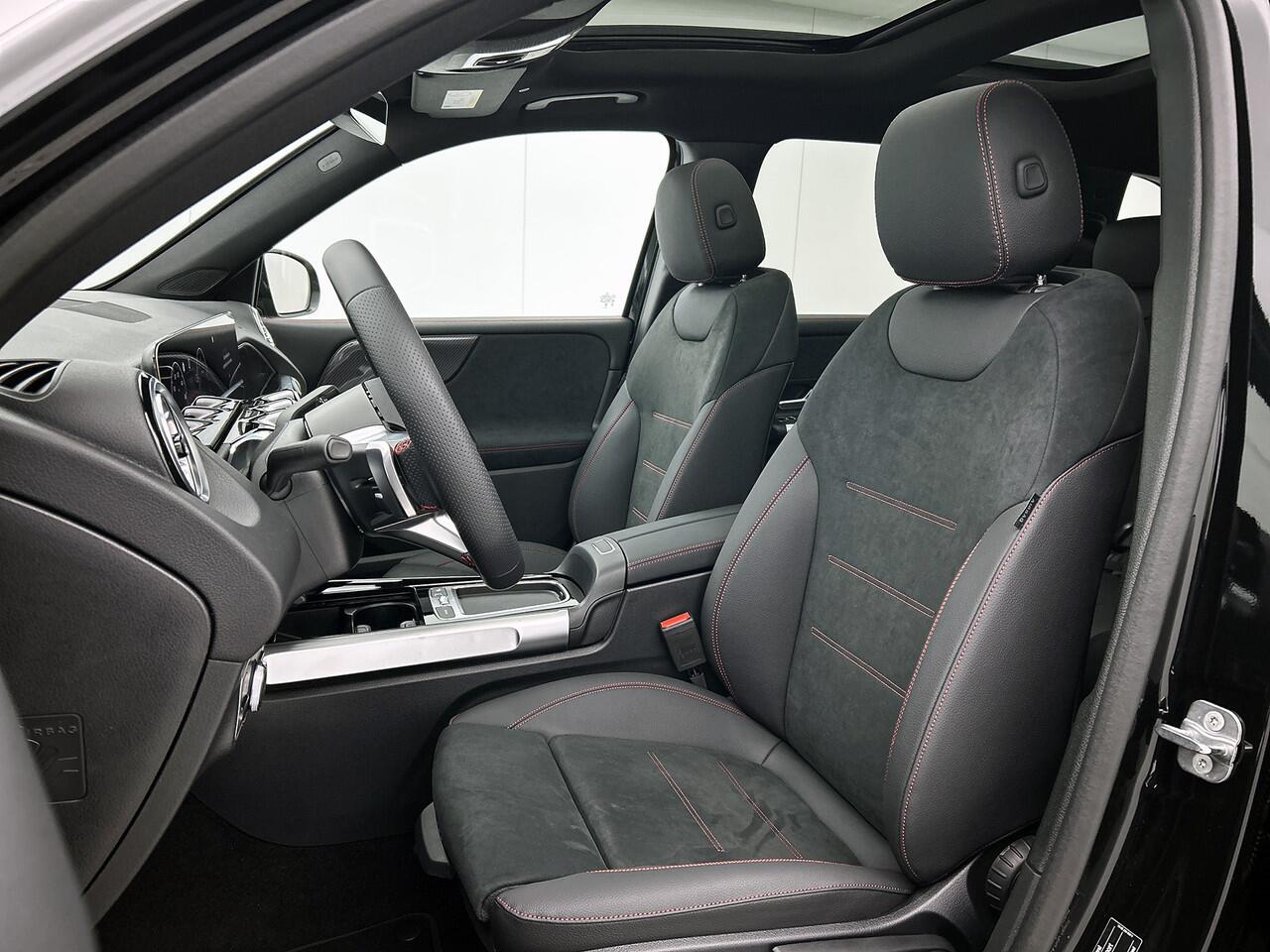 Mercedes-Benz GLB-Klasse 180 Business Solution AMG 7p. | Trekhaak | Derde zitrij voor twee personen | Nightpakket | GUARD 360 ° Vehicle protection Plus | Multibeam LED | Smartphone integratie | Panoramaschuifdak |