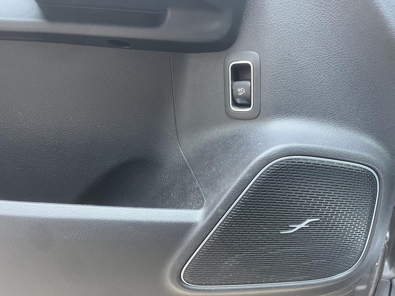 Mercedes-Benz GLB-Klasse 250 4MATIC Premium Plus AMG