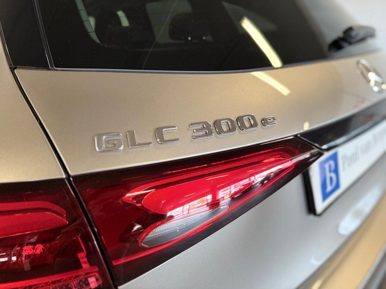 Mercedes-Benz GLC-KLASSE 300e 4 Matic Avantgarde Advanced-PANORAMA-TREKHAAK-KEYLESS-MEMORY-COMPLEET