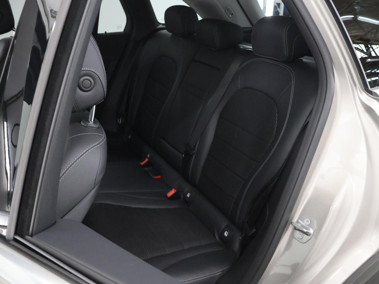 Mercedes-Benz GLC-KLASSE 200 4MATIC Premium | Stoelverwarming | Achteruitrijcamera | Widescreen | Sfeerverlichting |