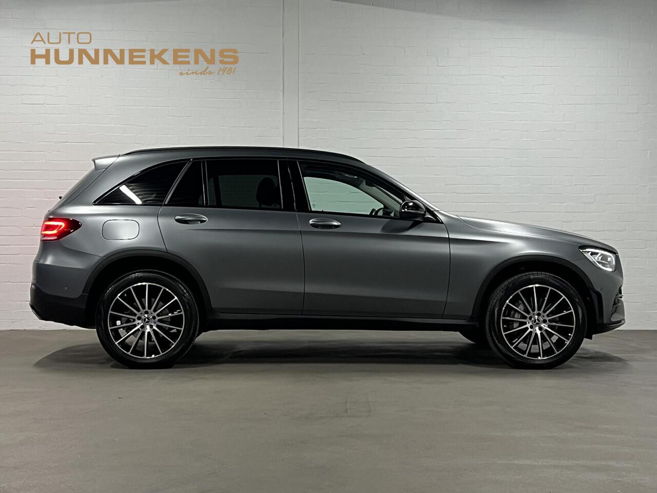 Mercedes-Benz GLC-KLASSE 300e 4MATIC AMG Open dak | Adaptive cruise | Stoel-/stuurverwarming | Head-up | Memory | *17.801 km* *originele kleur*