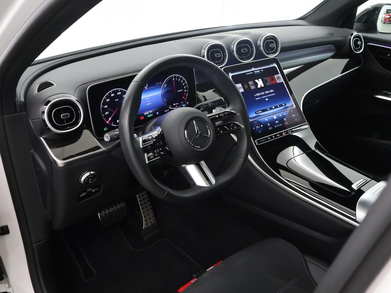 Mercedes-Benz GLC-KLASSE Coupé 300e 4MATIC AMG Line | Panoramadak | Night pakket | Trekhaak | Distronic |