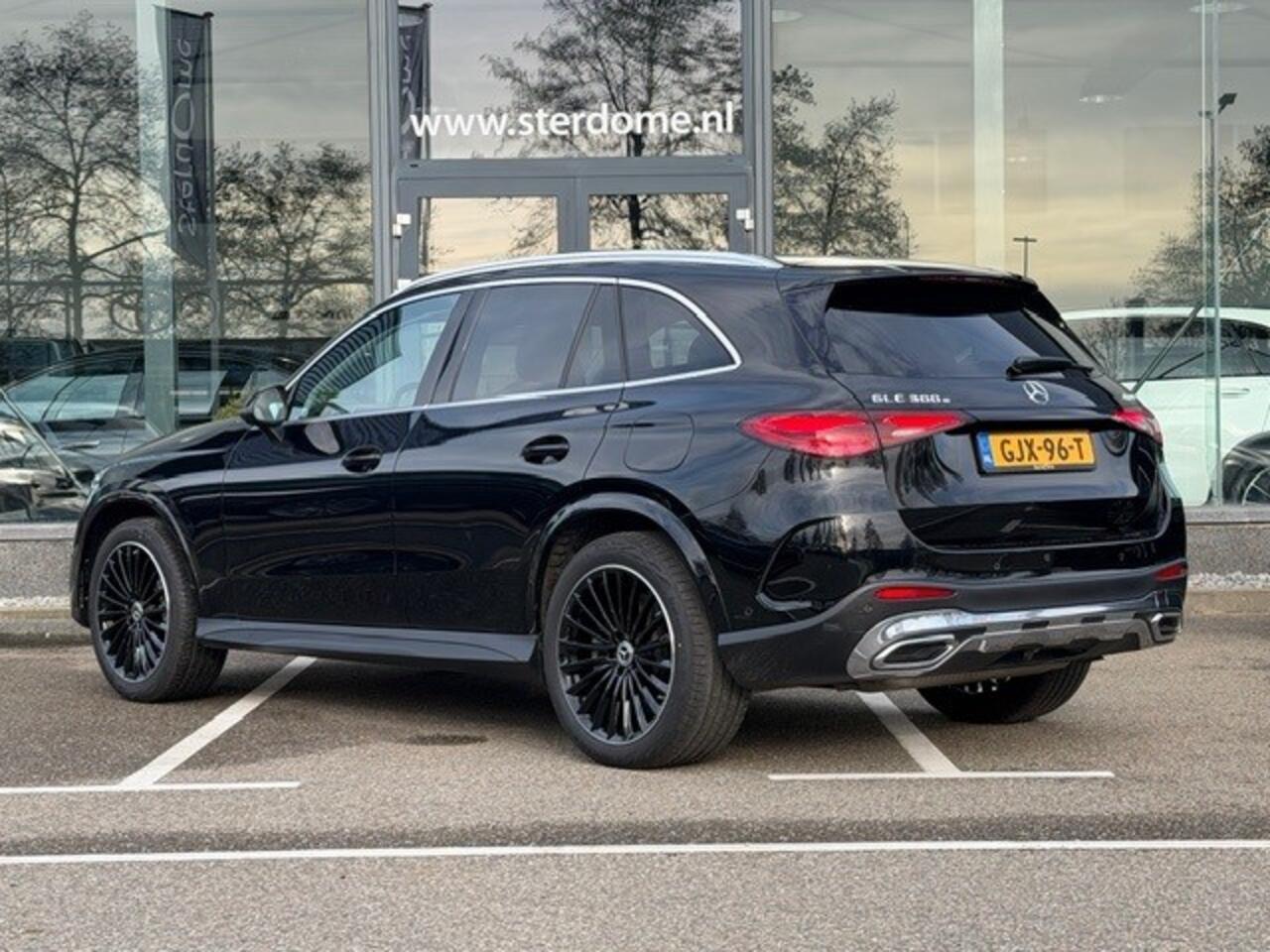 Mercedes-Benz GLC-KLASSE 300e 4MATIC AMG I Airmatic l Gestuurde achteras l Panoramadak l Burmester l Distronic l LED met adaptief groot licht assistent l Memory l MBUX l Wegklapbare trekhaak l Sfeerverlichting l 360 Camera | Techniek- pakket l Winter pakket l Smartphone integrati