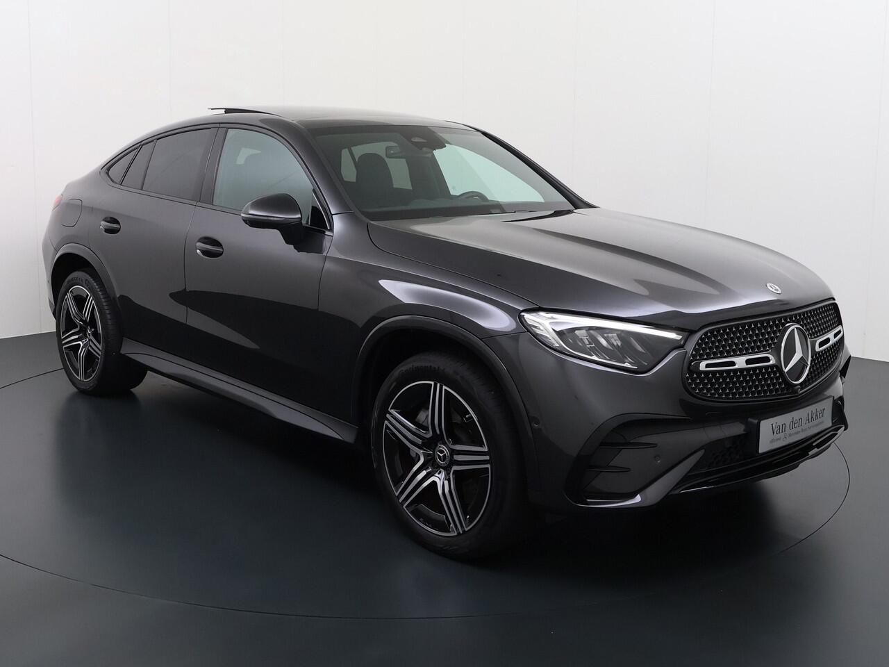 Mercedes-Benz GLC-KLASSE 300e AMG Coupé 4Matic // Trekhaak // Panoramadak // Headup Display // Burmester 3D // 360 Camera // Night pakket // Memory // Sfeerverlichting