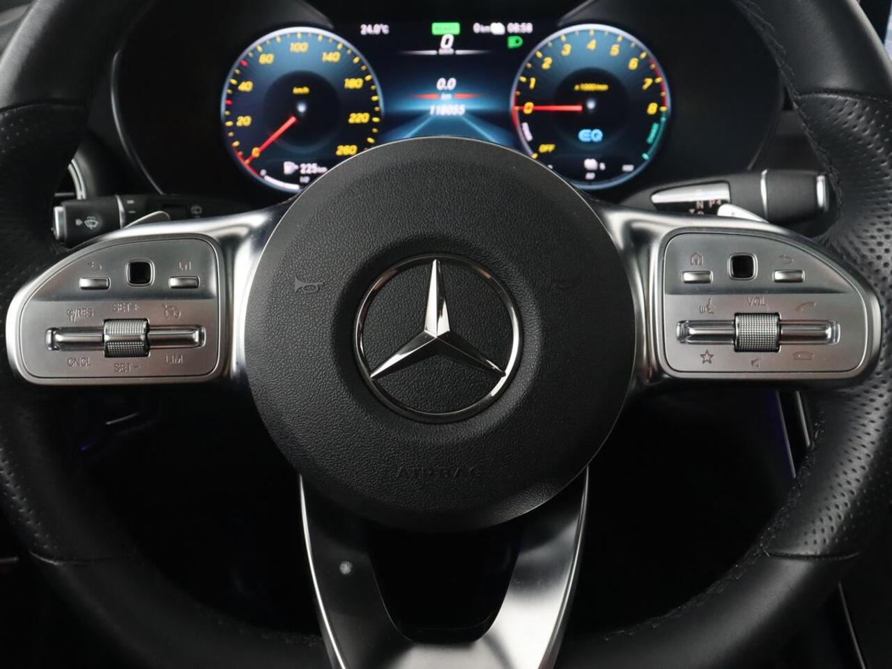 Mercedes-Benz GLC-KLASSE 300e 4Matic AMG | Panoramadak | Two-Tone Leder | 360 Camera | Stoelverwarming | Burmester | Carplay | Digital Cockpit | Keyless | Navigatie | Sfeerverlichting | PHEV | Plug In