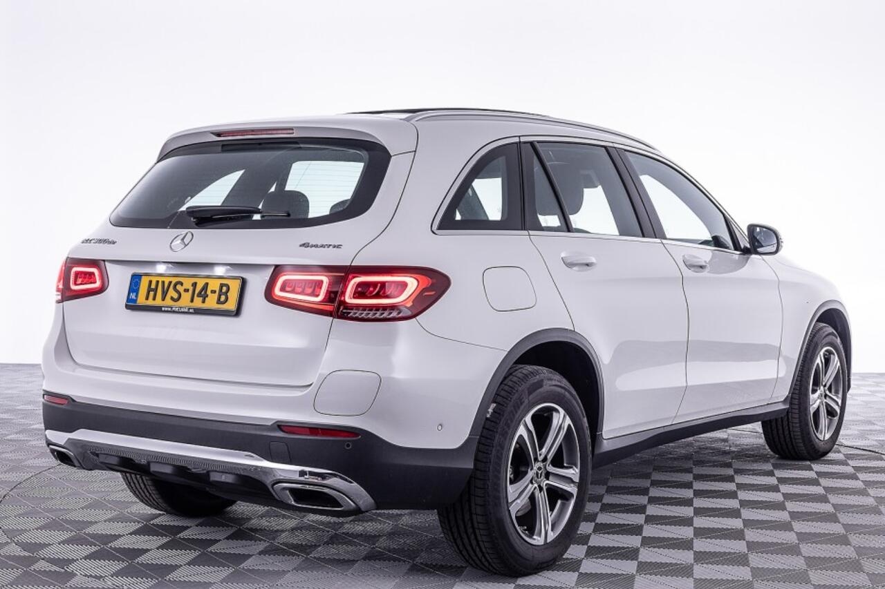 Mercedes-Benz GLC-KLASSE 300 de 4MATIC Premium Plus | PANORAMADAK | EL. STOELEN | Full LED | PHEV Plug-in Hybrid DIESEL