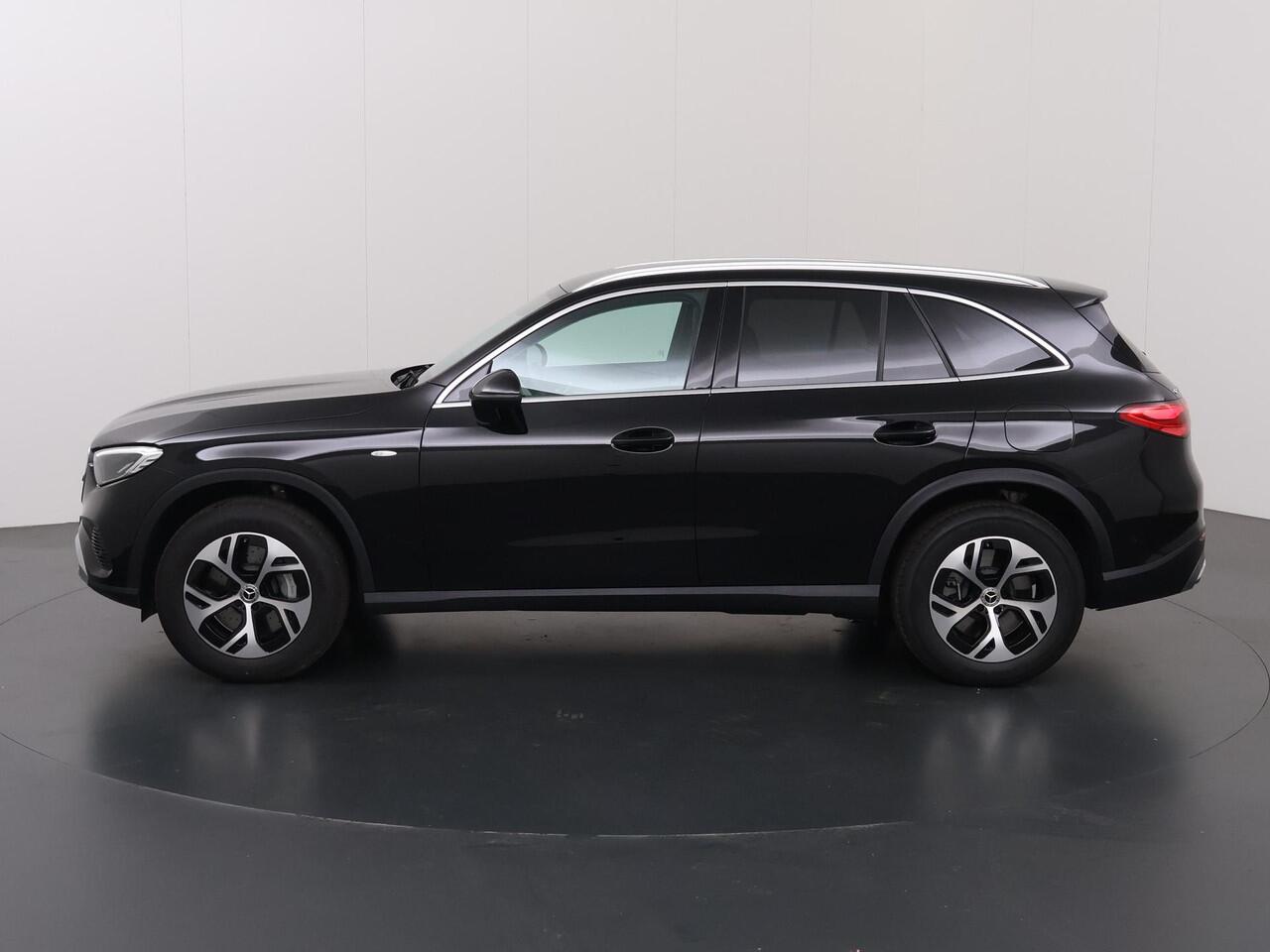 Mercedes-Benz GLC-KLASSE 300e 4MATIC Luxury Line | Trekhaak | Winter pakket | Memory | Keyless | Sfeerverlichting |