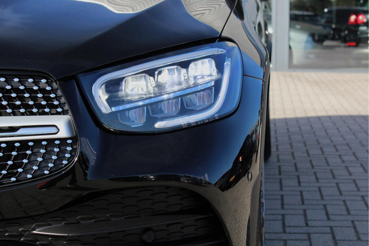 Mercedes-Benz GLC-KLASSE Coupé 300e 4MATIC Business Solution AMG SCHUIFDAK CARPLAY LEER KEYLESS 360 CAMERA