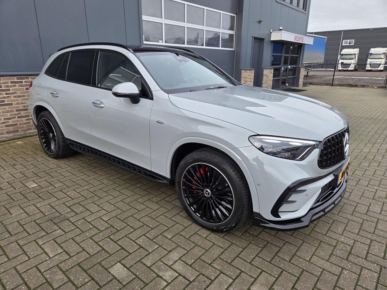 Mercedes-Benz GLC-KLASSE 300e 4MATIC Sport Edition AMG,360 Camera,Pano,volgsysteem,20 Inch Velgen,enz Garantie tot 11-2027 of tot 200.000 km !!!!