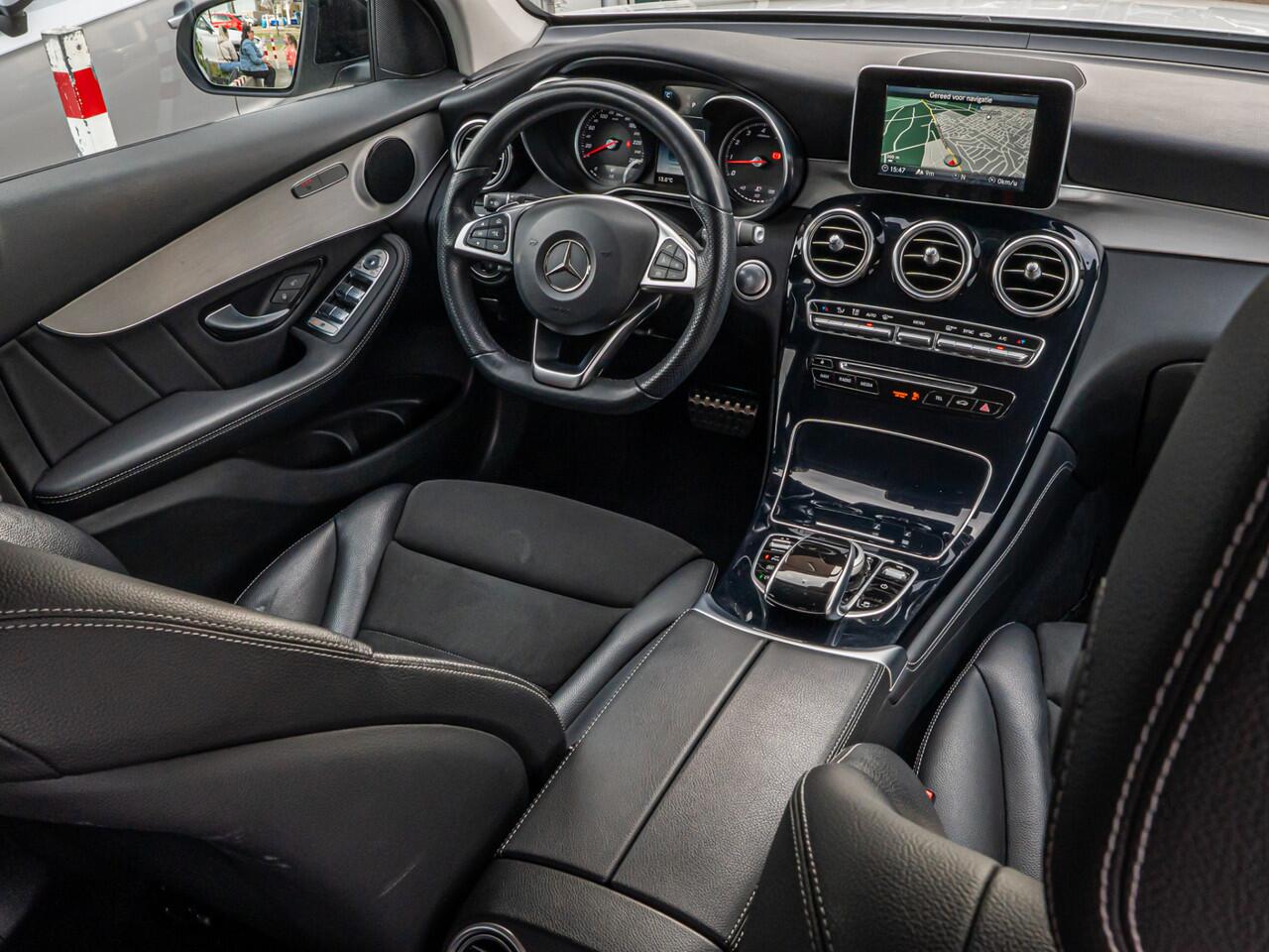 Mercedes-Benz GLC-KLASSE 250 4MATIC Sport Edition Premium AMG CAMERA NIGHT PAKKET 19 INCH HIGH LED TREEPLANKEN