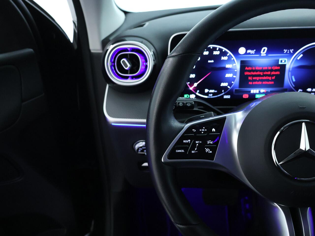 Mercedes-Benz GLC-KLASSE 300e 4MATIC Luxury Line Avantgarde Advanced Plus | Trekhaak | Rijassistentiepakket plus | Stuur en Stoelverwarming. Inclusief 24 maanden MB Certified garantie voor Europa.