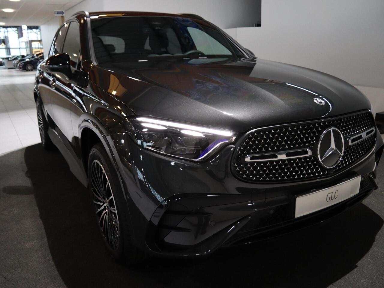 Mercedes-Benz GLC-KLASSE 300e 4MATIC Sport Edition | Panoramaschuifdak | Night | Premium pakket | 360° camera |