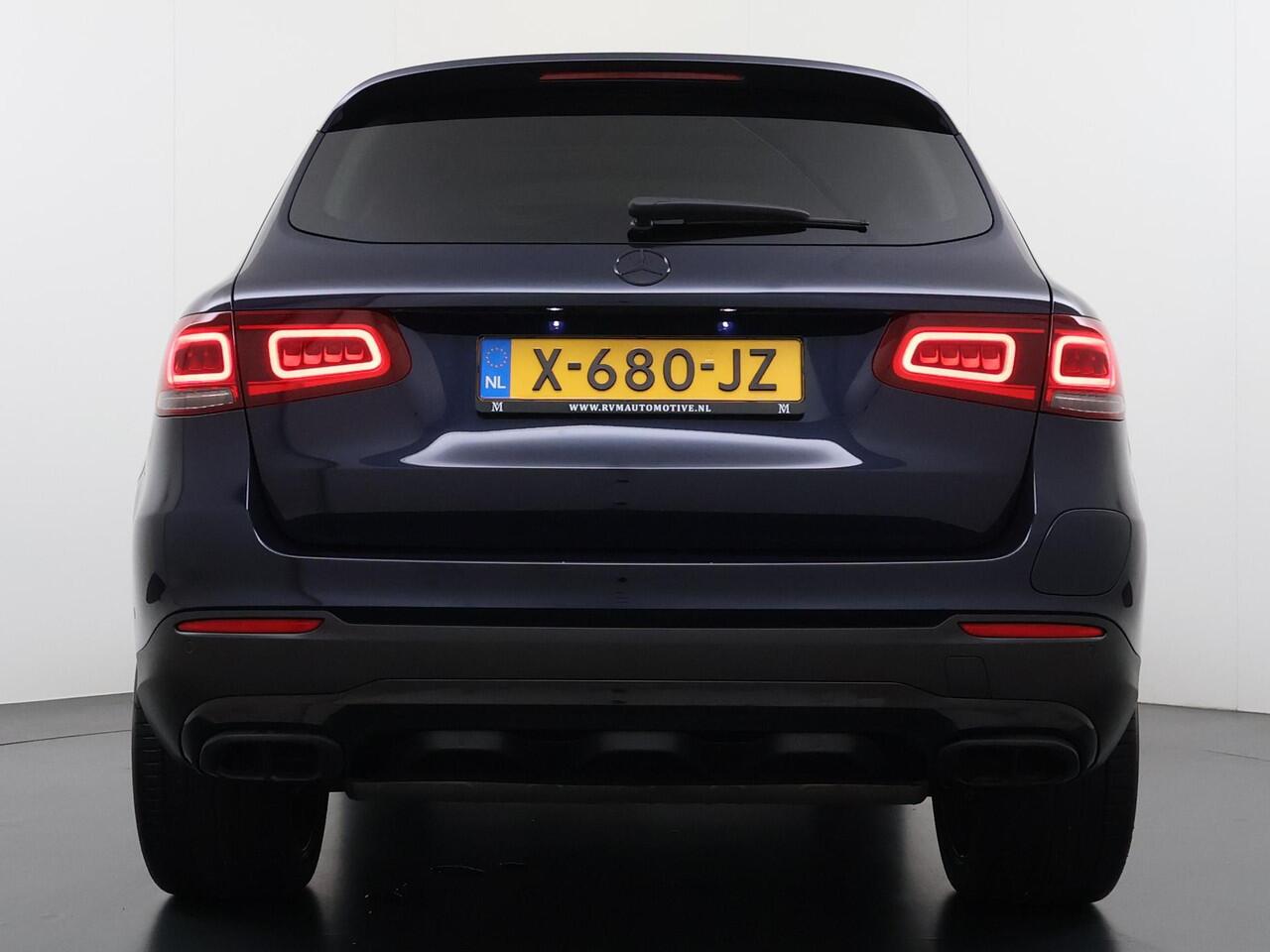 Mercedes-Benz GLC-KLASSE 300e 4MATIC Premium Plus | PHEV PLUG-IN HYBRIDE | MEGA VETTE AUTO | PANORAMA DAK | 20INCH | CAMERA | ELEKTRISCHE KLEP | KEYLESS ENTRY + START | DODEHOEK | RIJKLAAR + 12 MND BOVAG GARANTIE!