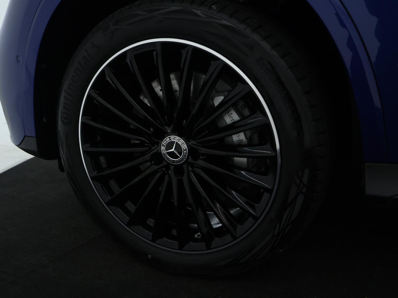 Mercedes-Benz GLC-KLASSE 300 e 4MATIC AMG Plug-In Hybride AMG line | Night Pakket | Panorama Schuif-Kanteldak | 20" multispaaks lichtmetalen AMG velgen | 360° camera. Inclusief 24 maanden MB Certified garantie voor Europa.