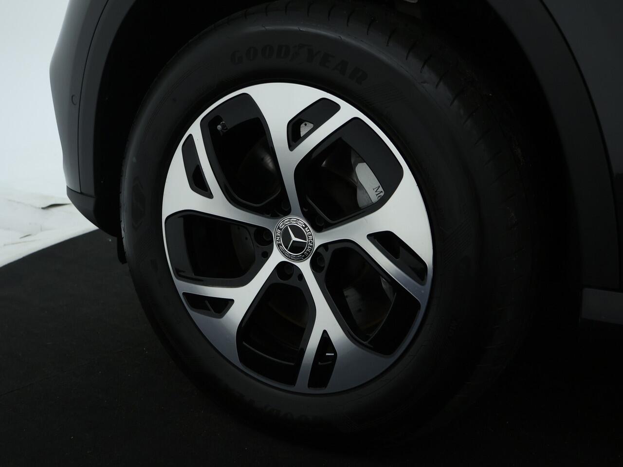 Mercedes-Benz GLC-KLASSE 300 e 4MATIC Plug-In Hybride | AVANTGARDE Advanced Plus | Trekhaak | Digital Koplampen | KEYLESS-GO Comfort-Pakket | Distronic | Memory Voorstoelen. Inclusief 24 maanden MB Certified garantie voor Europa.