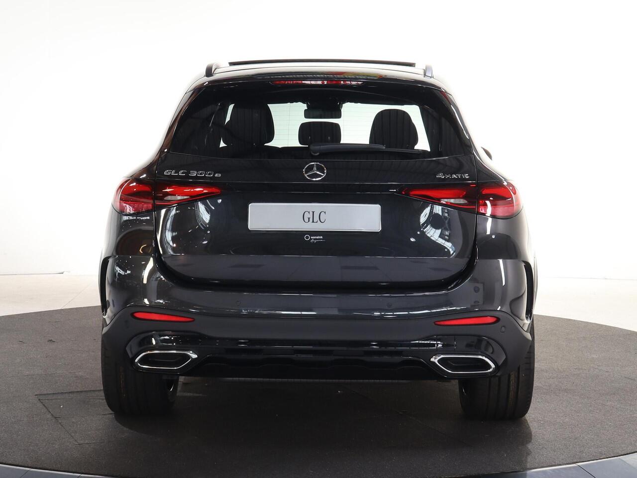 Mercedes-Benz GLC-KLASSE 300e 4MATIC Sport Edition | Panoramaschuifdak | Premium Pakket | Nightpakket | 360°-camera