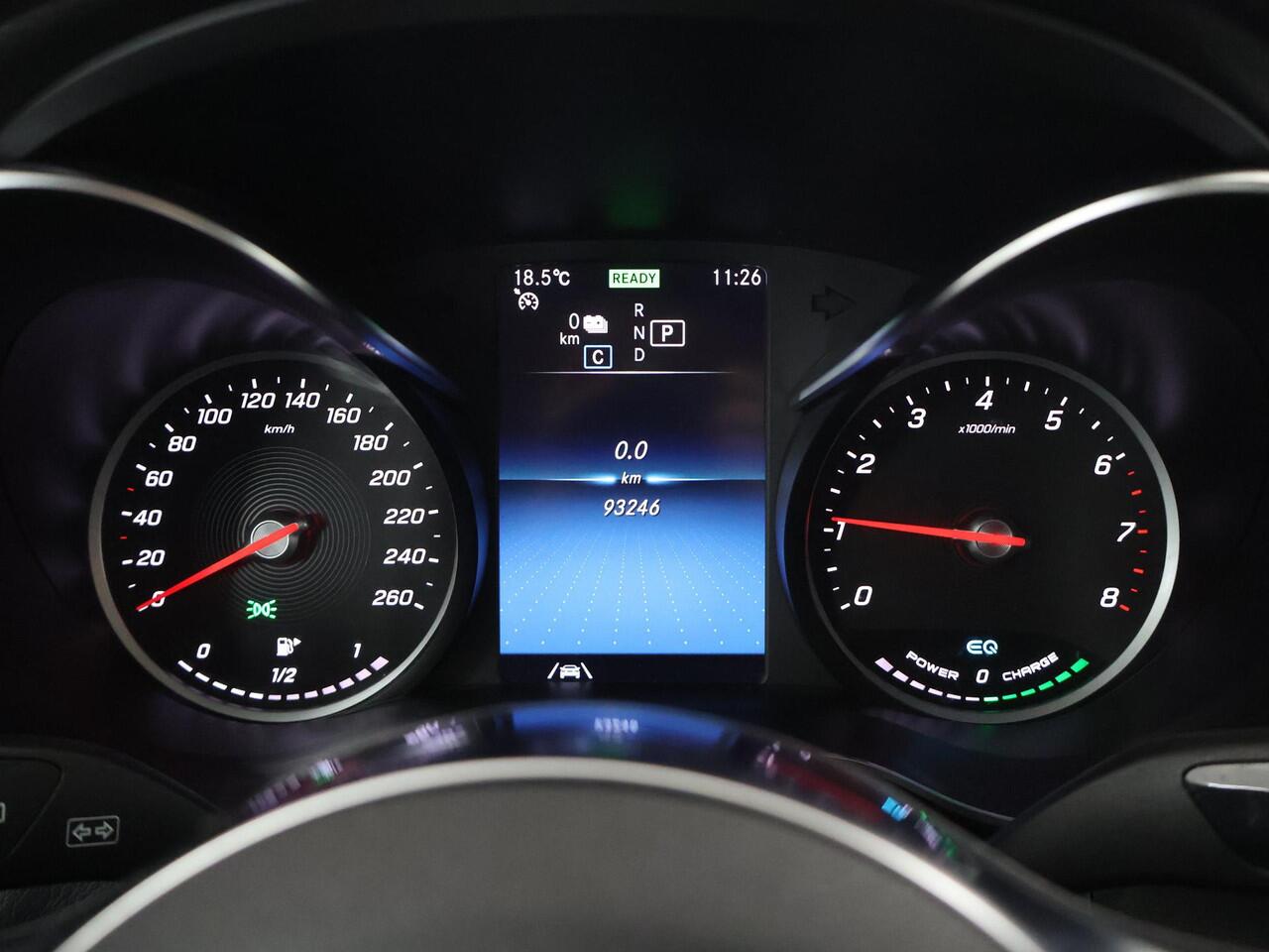 Mercedes-Benz GLC-KLASSE 300e 4MATIC Premium Plus | Night | Panoramadak | Trekhaak | Stoelverwarming | 360 graden camera |