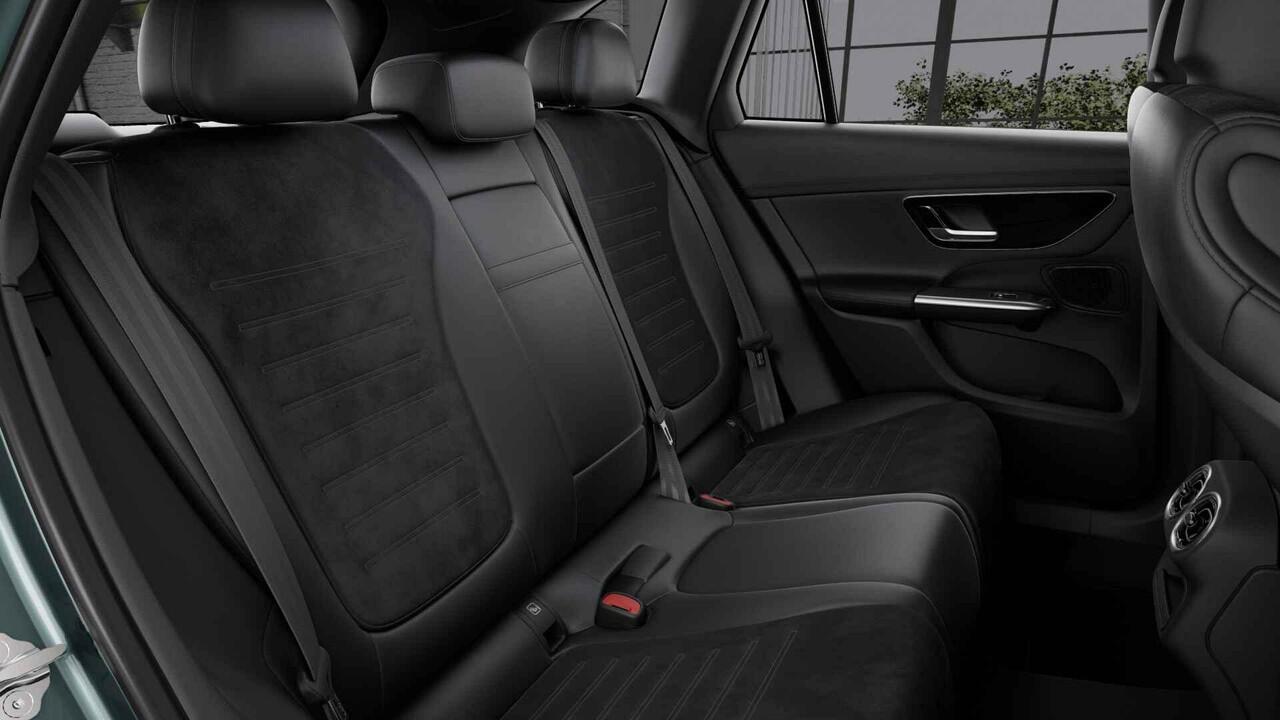 Mercedes-Benz GLC-KLASSE 300e 4MATIC Sport Edition | Night | Panoramaschuifdak | Premium pakket | 360° camera | Dodehoekassistent | DIGITAL LIGHT |