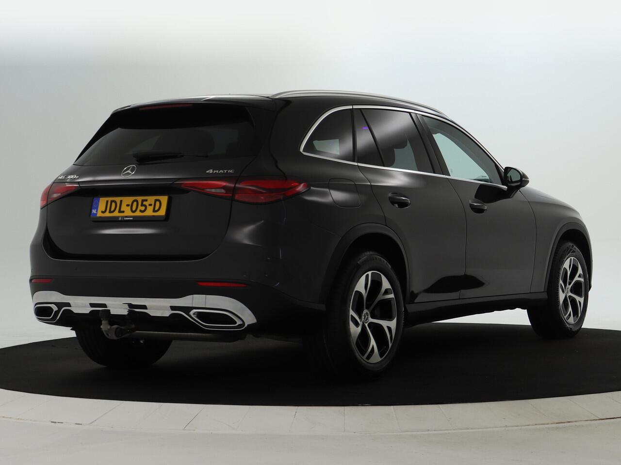 Mercedes-Benz GLC-KLASSE 300e 4MATIC Luxury Line Avantgarde Advanced Plus | Trekhaak | Rijassistentiepakket plus | Stuur en Stoelverwarming. Inclusief 24 maanden MB Certified garantie voor Europa.