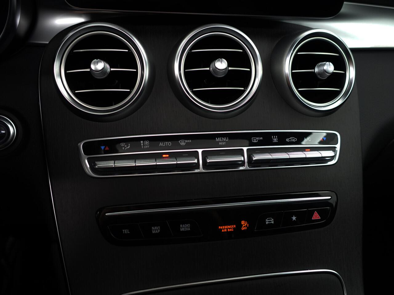 Mercedes-Benz GLC-KLASSE 300e 4MATIC AMG Prestige Plus Aut- Panoramadak, 360 Camera, Sfeerverlichting, Virtual Cockpit, Burmester, Standkachel