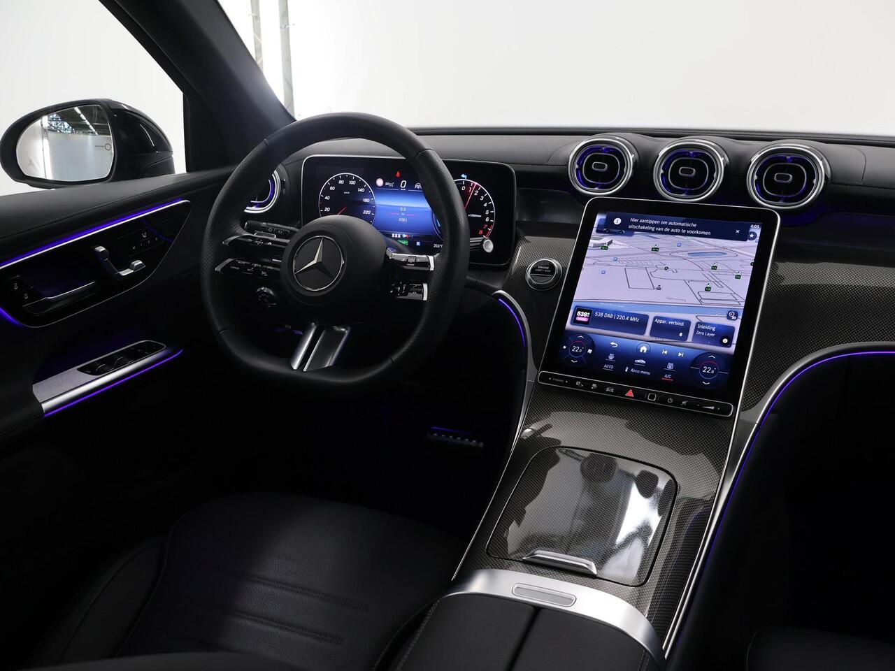 Mercedes-Benz GLC-KLASSE 300e 4MATIC AMG Line | Premium pakket | Panoramadak | Rij-assistentie pakket | Digital Light | Parkeer pakket | 20-Inch |