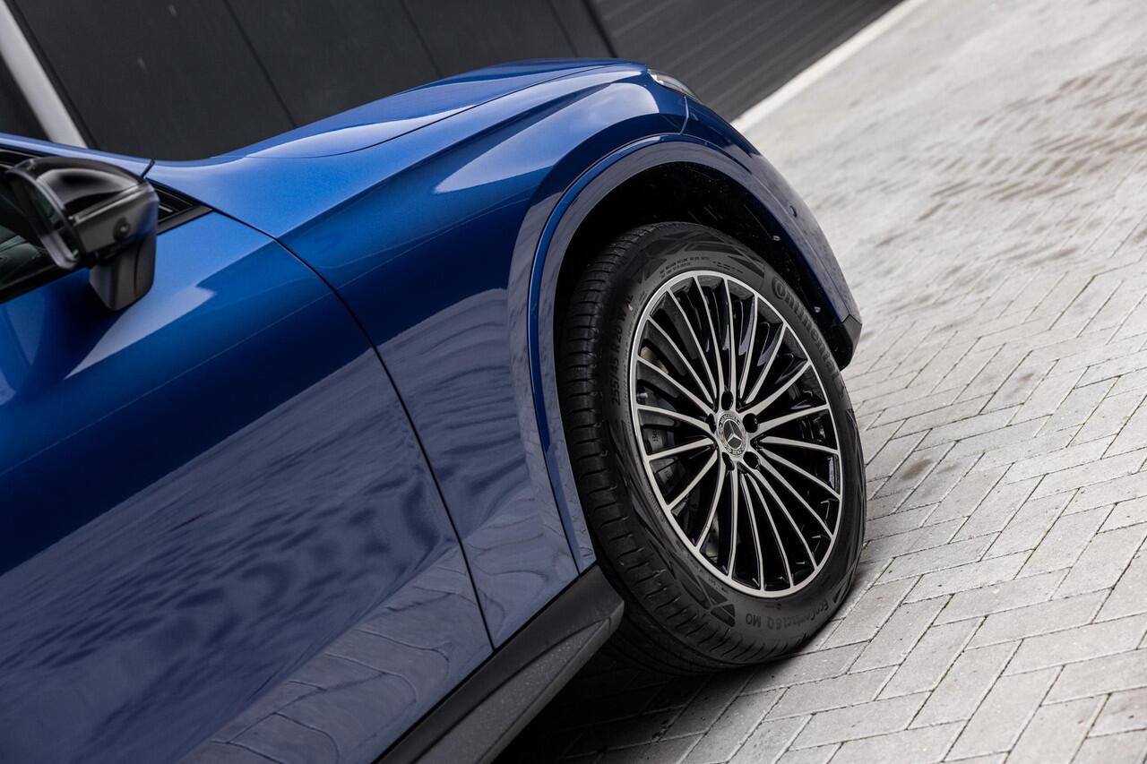 Mercedes-Benz GLC-KLASSE 300e 4MATIC Sport Edition | Panoramaschuifdak | Premium pakket | Nightpakket | Trekhaak | 360° camera | Dodehoekassistent | DIGITAL LIGHT |