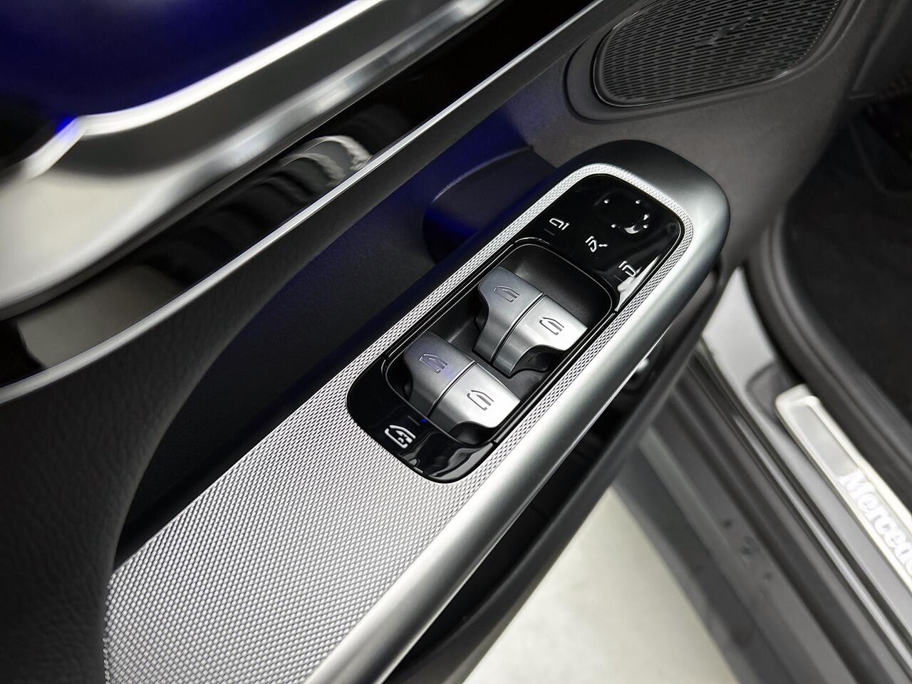 Mercedes-Benz GLC-KLASSE 300e 4MATIC Sport Edition | Premium pakket | Nightpakket | Trekhaak | Rijassistentiepakket Plus | Winter pakket | Parkeerpakket met 360°-camera | DIGITAL LIGHT |