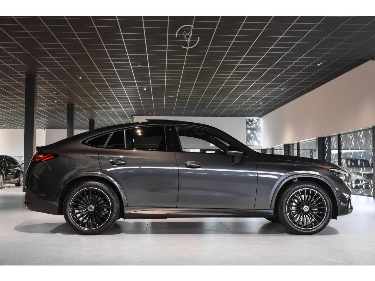 Mercedes-Benz GLC-KLASSE Coupé 300e 4-M AMG|Luchtvering|Achterassturing|ACC|Keyless|360|Mem|Burmester|Night|20"|Night|Trekhaak|Premium Plus