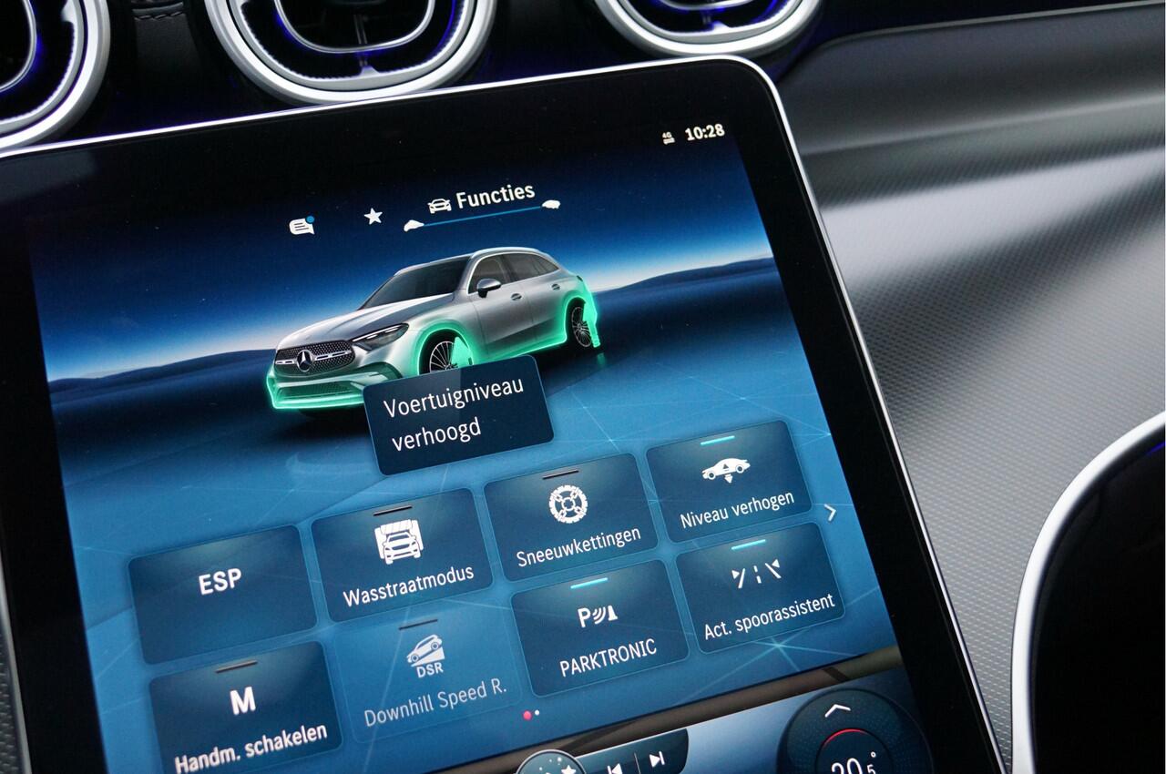 Mercedes-Benz GLC-KLASSE GLC 300 e 4M AMG Line | Achterasbesturing Luchtvering Burmester Trekhaak Memory Distronic