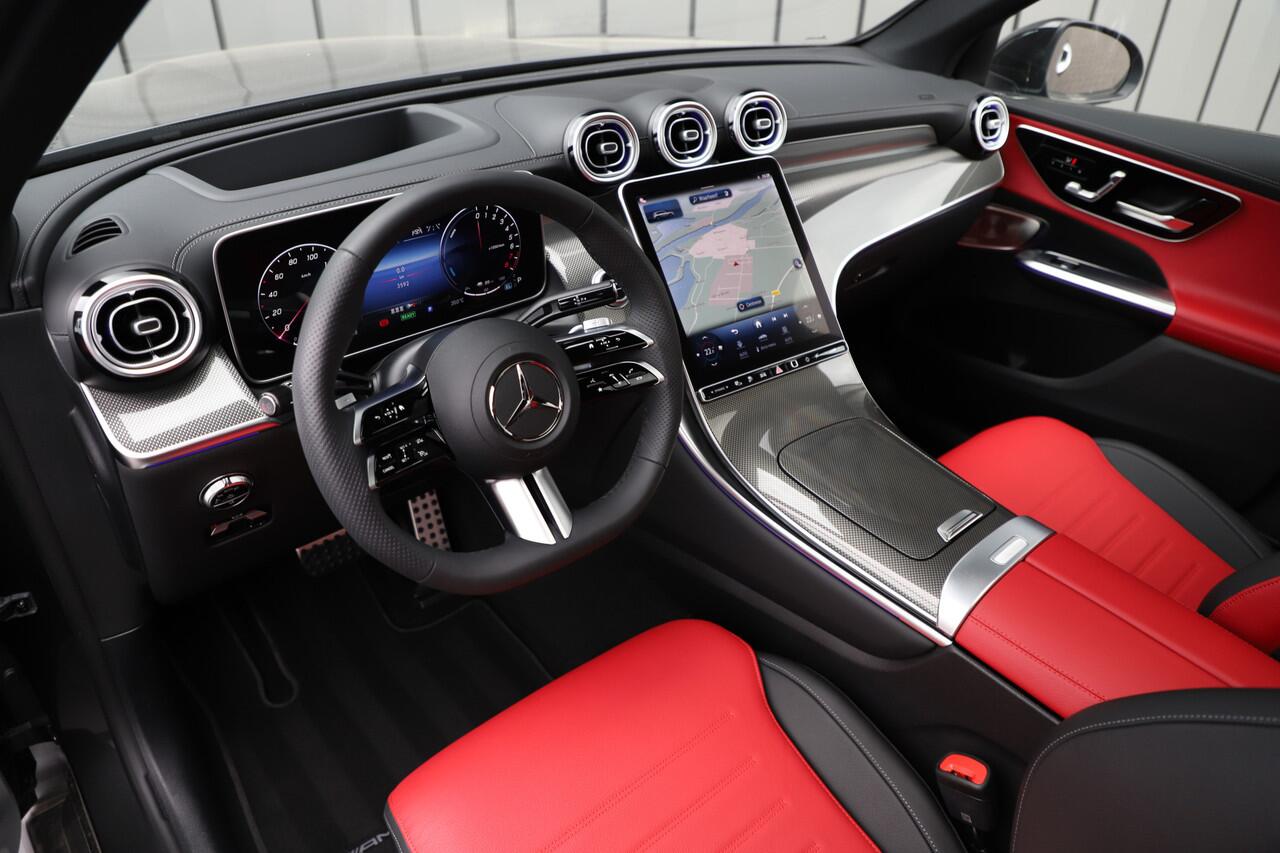 Mercedes-Benz GLC-KLASSE 300e AMG 4-Matic | 313PK | Achterasbesturing | Luchtvering | Head-up | Pano | Keyles-go | Sfeerverlichting | Distronic | Burmester | Carbon | 2023.